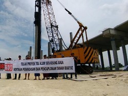 Tuntut Ganti Rugi, Warga Gresik Protes Pembangunan Tol KLB