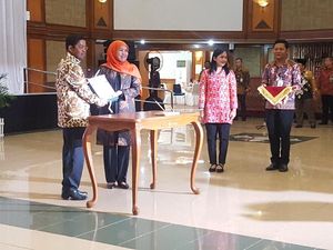 Sertijab Mensos, Khofifah: Pak Idrus Melangkah dan Langsung Lari