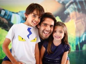 Potret Mesra Legenda AC Milan, Kaka, dan 2 Anaknya