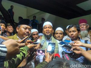 Video: Pasca Ditetapkan Tersangka, Ustaz Zulkifli Siap Dipenjara Video: Pasca Ditetapkan Tersangka, Ustaz Zulkifli Siap Dipenjara
