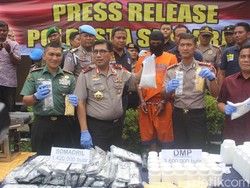Kapolda Jatim Apresiasi Penggerebekan 5 Juta Pil PCC di Sidoarjo