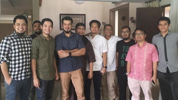 Adem, Deretan Artis Ganteng Ini Suka Ngaji Bareng