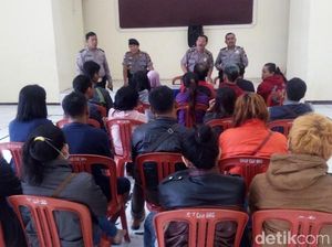15 Pasangan Tak Resmi Terjaring Razia saat Ngamar di Hotel 15 Pasangan Tak Resmi Terjaring Razia saat Ngamar di Hotel