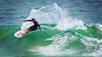 Foto: Begini Jadinya Kalau Chris Hemsworth Surfing