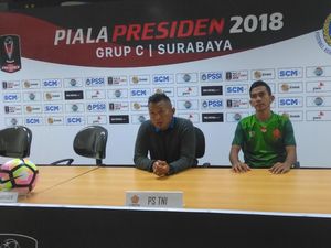PS TNI Grogi Disaksikan Ribuan Penonton di Stadion Gelora Bung Tomo PS TNI Grogi Disaksikan Ribuan Penonton di Stadion Gelora Bung Tomo
