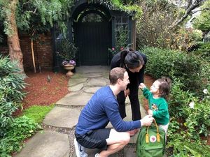 Saat Mark Zuckerberg Antar Anaknya di Hari Pertama Sekolah