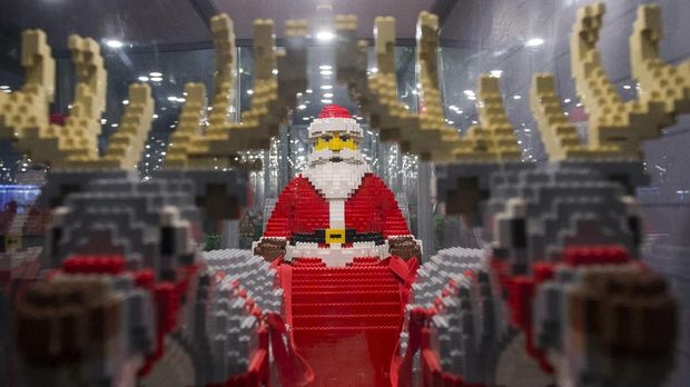 Cara Manis Kristen Bell ungkap Kebenaran Santa Claus ke Anak