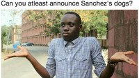 Pose pria ini dibubuhi narasi yang turut membawa-bawa anjing peliharaan Sanchez. Bisa tidak ya MU mengumumkan anjing peliharaannya duluan (baru kemudian menyusul Sanchez sang majikan). (Internet).
