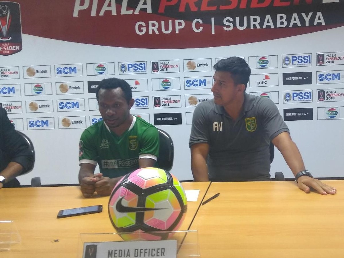 Pelatih Persebaya Surabaya, Alfredo Vera. (Foto: Deny Prastyo Utomo/detikSport)