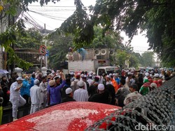 Ustaz Zulkifli Selesai Diperiksa, Massa Alumni 212 Bubarkan Diri