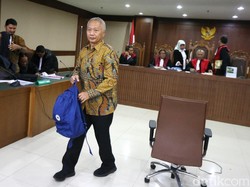 Jaksa Cecar Saksi soal Identitas Palsu Penyuap Eks Dirjen Hubla