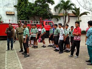 Muridnya yang Bolos Terciduk Satpol PP, Ini Kata Guru di Blitar Muridnya yang Bolos Terciduk Satpol PP, Ini Kata Guru di Blitar