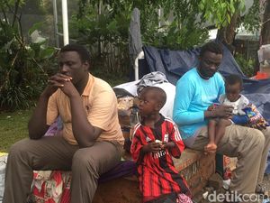 Pencari Suaka Telantar di Trotoar Kalideres, Ini Respons Dinsos DKI