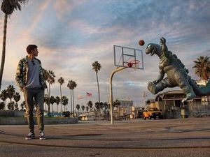 Rawrrr! Serunya, Traveling Bareng Godzilla