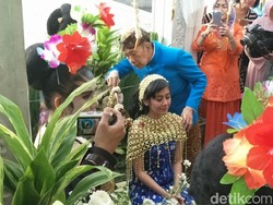 Ardina Rasti Gunakan 9 Mata Air Berbeda dalam Prosesi Siraman