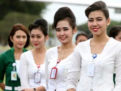 Begini Jadinya Kalau Para Pramugari Cantik Doyan Selfie