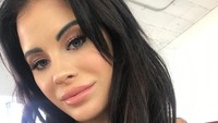Patrice Evra juga salah satunya. Dia terlibat affair dengan model playboy, Carla Howe. Setelah Evra, Howe juga mengaku ada main dengan Juan Cuadrado. (Foto: dok. Instagram)