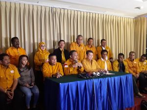 Konflik Internal, Kubu OSO: Ada yang Mau Hanura Tak Dukung Jokowi Konflik Internal, Kubu OSO: Ada yang Mau Hanura Tak Dukung Jokowi