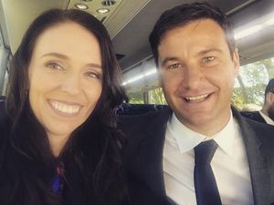 PM Selandia Baru Melahirkan Anak Pertama dari Kekasihnya