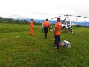 WN Latvia yang Daki Puncak Carstensz Papua Jatuh dan Kakinya Patah WN Latvia yang Daki Puncak Carstensz Papua Jatuh dan Kakinya Patah