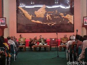 Di Depan Pegawai, Bamsoet Minta Anggota DPR On Time saat Paripurna