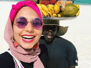 Foto: Cantiknya Hijab Traveler Asal Dubai yang Populer di Youtube