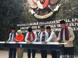Anies dan Pejabat Pemprov DKI Teken Perjanjian Target Kinerja