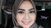 Berhijab, Tessa Kaunang Banjir Komentar