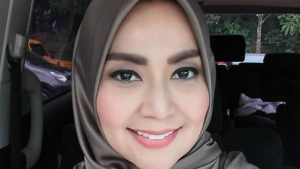 Berhijab, Tessa Kaunang Banjir Komentar