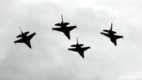 Manuver Pesawat F-16 Meriahkan Sertijab KSAU