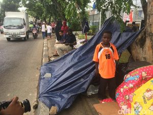 Polri hingga Pemprov DKI Diminta Bantu Urus Pencari Suaka Telantar Polri hingga Pemprov DKI Diminta Bantu Urus Pencari Suaka Telantar