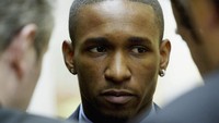 Jermain Defoe (foto) dengan Bobby Zamora + 7 juta pound sterling. Pada Januari 2004, Zamora dibarter dengan Defoe; Zamora ke West Ham, Defoe ke Tottenham Hotspur yang juga harus menambahkan sejumlah besar uang. (Foto: Graeme Robertson/Getty Images)