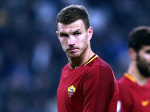 Di Tengah Isu ke Chelsea, Dzeko Akan Tetap Dimainkan Lawan Sampdoria