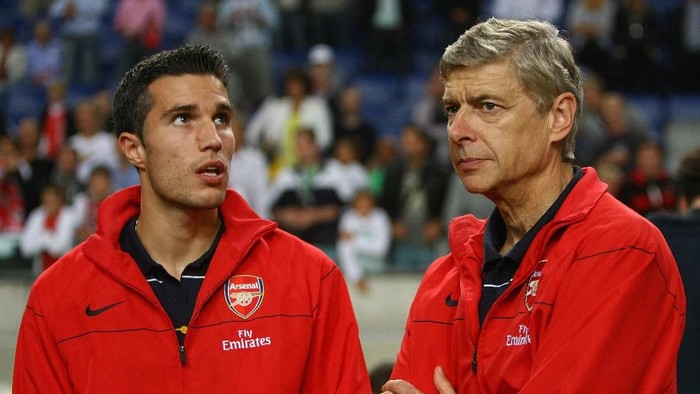 AMSTERDAM, NETHERLANDS - AUGUST 09:  Robin Van Persie and Arsenal manager Arsene Wenger after Arsenal win the Amsterdam Tournament match between Ajax and Inter Milan at the Amsterdam Arena on August 9, 2008 in Amsterdam, Netherlands.  (Photo by Ian Walton/Getty Images)