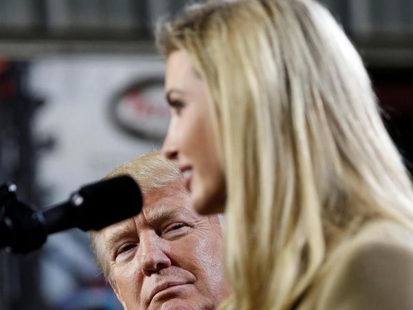 Melihat Tatapan Trump ke Ivanka Saat Kunjungan Kerja