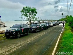 ID42NER Jajal Ketangguhan Fortuner di Tanjung Lesung