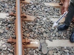 Susul Suami Beli Telur, Istri Tewas Tertabrak Kereta Api