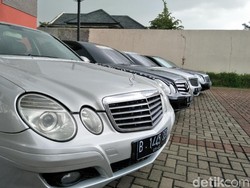 Jadi Sopir Mobil Mercy Harga Miring
