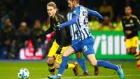 Dortmund juga memasang Andre Schuerrle di lini depan. Foto: Hannibal Hanschke/Reuters