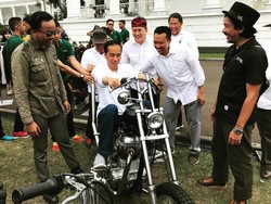 Jokowi Awalnya Jajal Chopper Warna Hitam