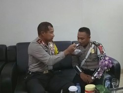 Suapi Kakek Tuna Wisma, Bripka Yumanto Raih Penghargaan Kapolda