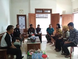 Pembawa Baki Bendera Pusaka Jadi Sasaran Coklit Pertama di Blitar