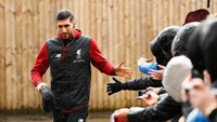 Musim lalu Miralem Pjanic jadi salah satu gelandang andalan Juventus, tapi kini masa depan pemain Bosnia itu sedang dispekulasikan. Jika Pjanic pergi, akan ada penyesuaian skema main dan Emre Can (yang gabung Juve usai meninggalkan Liverpool) siap dipasang. (Foto: Jason Cairnduff/Reuters)