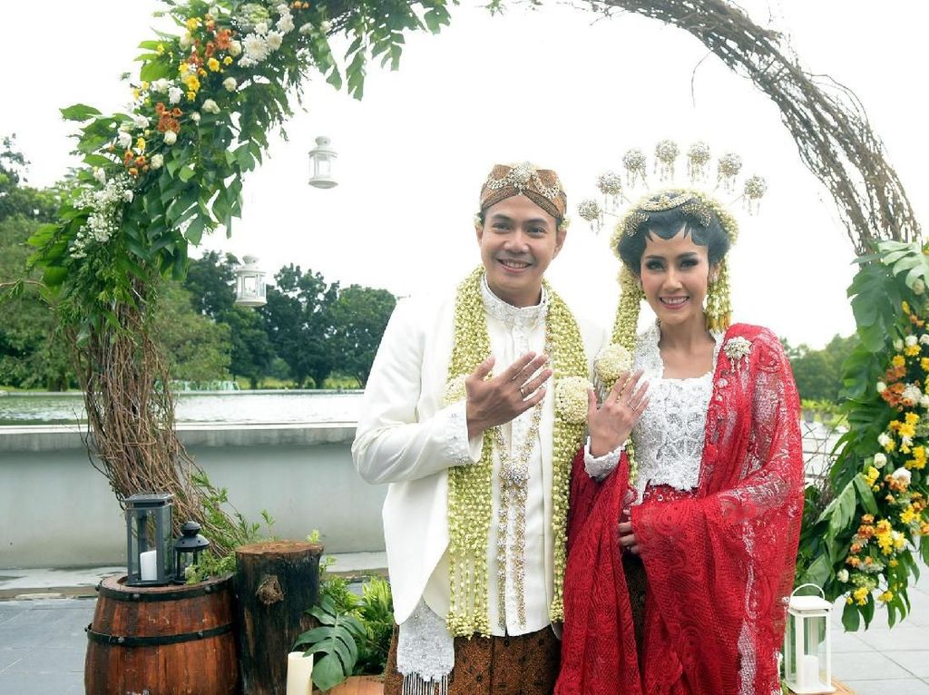 Digosipkan Hamil saat Dinikahi Arie Dwi Andika, Ardina Rasti Buka Suara Digosipkan Hamil saat Dinikahi Arie Dwi Andika, Ardina Rasti Buka Suara