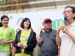 Sido Muncul & Mikha Tambayong Kampanyekan Minum Jamu di CFD
