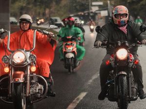 Cerita Kevin Julio Niat Bertemu Jokowi Pakai Moge Meski Hujan