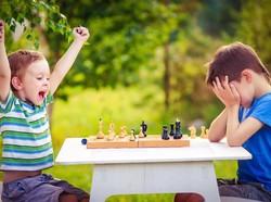 Dalam Mengasuh Anak Nggak Perlu Ada Kompetisi, Setuju, Bun?