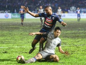 Arema Seri 2-2 Lawan Persela