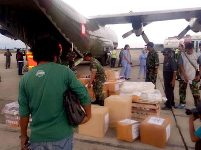Pesawat Hercules TNI Angkut Bantuan Kemanusiaan untuk Warga Asmat