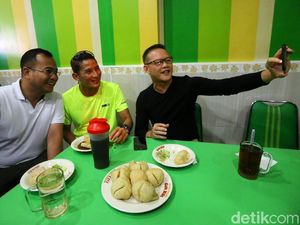 Momen Sandi dan Cagub-Cawagub Sumsel Asyik Swafoto